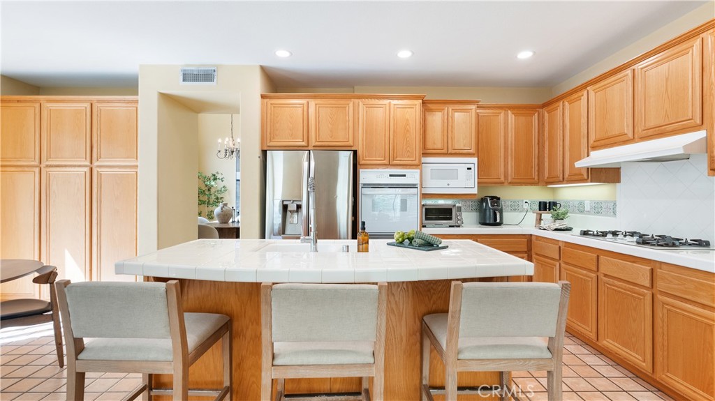 26009 Twain Place Stevenson Ranch, CA 91381 - Photo 13 of 37