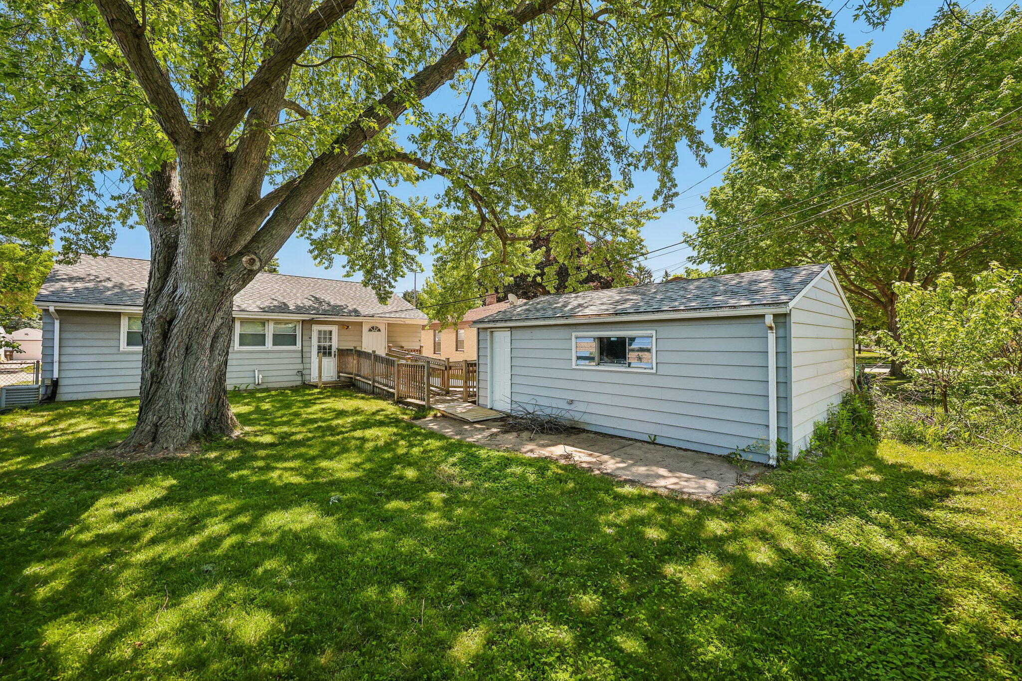 1708 Arcturus Avenue Racine, WI 53404 - Photo 3 of 23 Yard