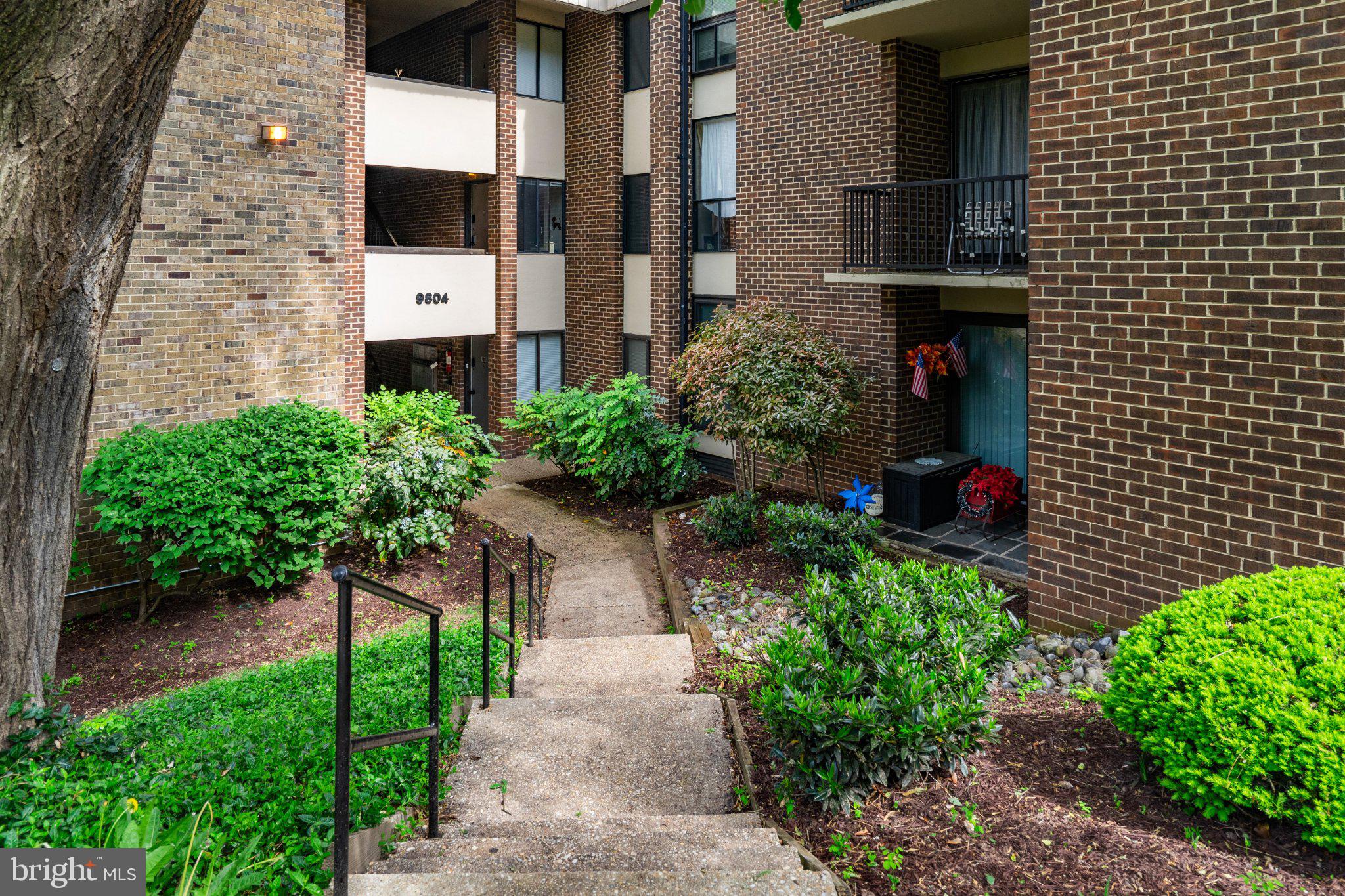 9804 Georgia Avenue, Unit 23302 Silver Spring, MD 20902 - Photo 22 of 24 Charming entryway to a cozy retreat.