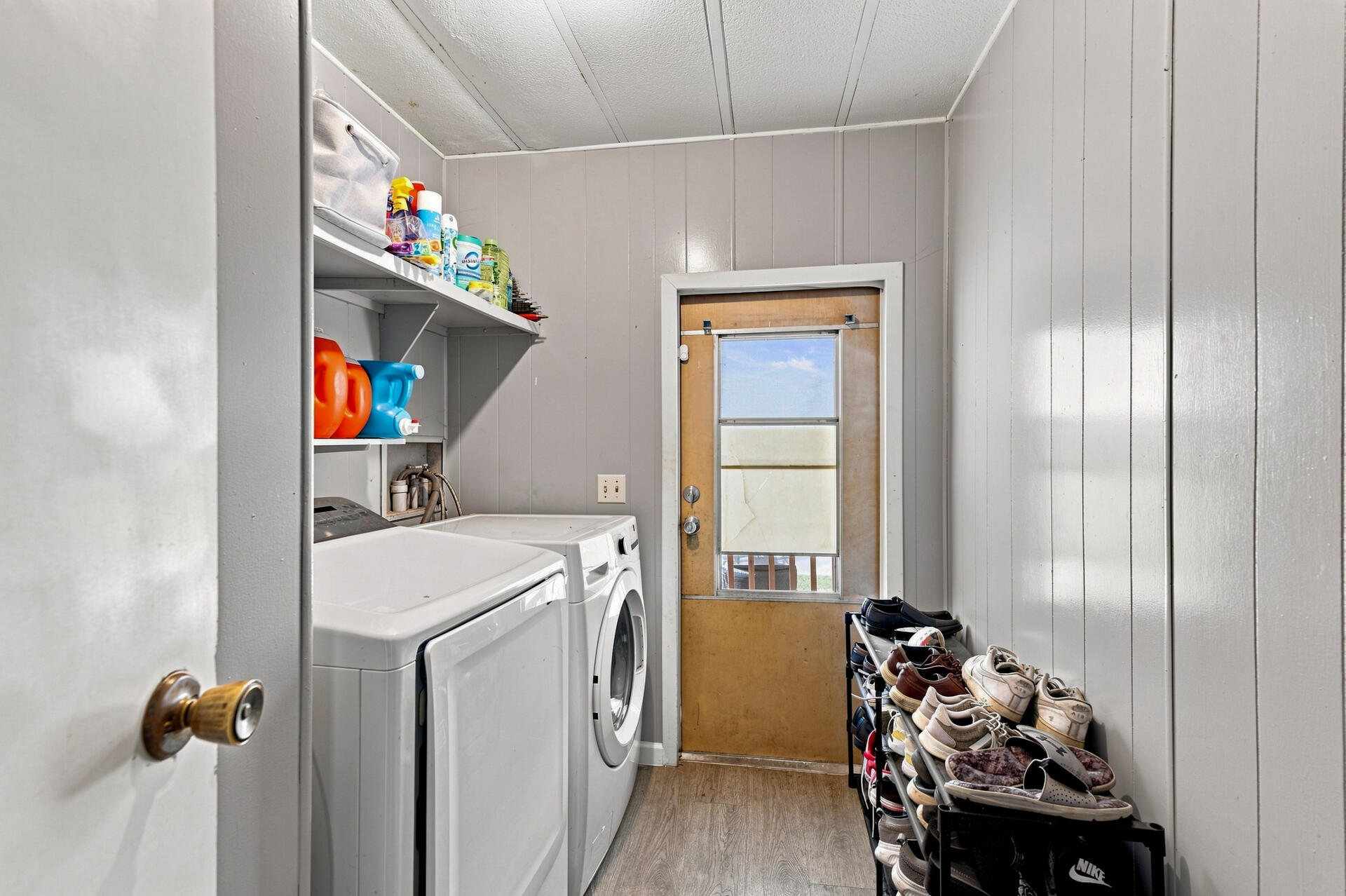 19964 Riverside Avenue, Unit SPC 29 Anderson, CA 96007 - Photo 16 of 22 Laundry Room