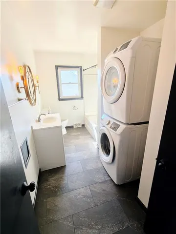 $315,900 | 7108 North Broadway, Gladstone, MO 64118