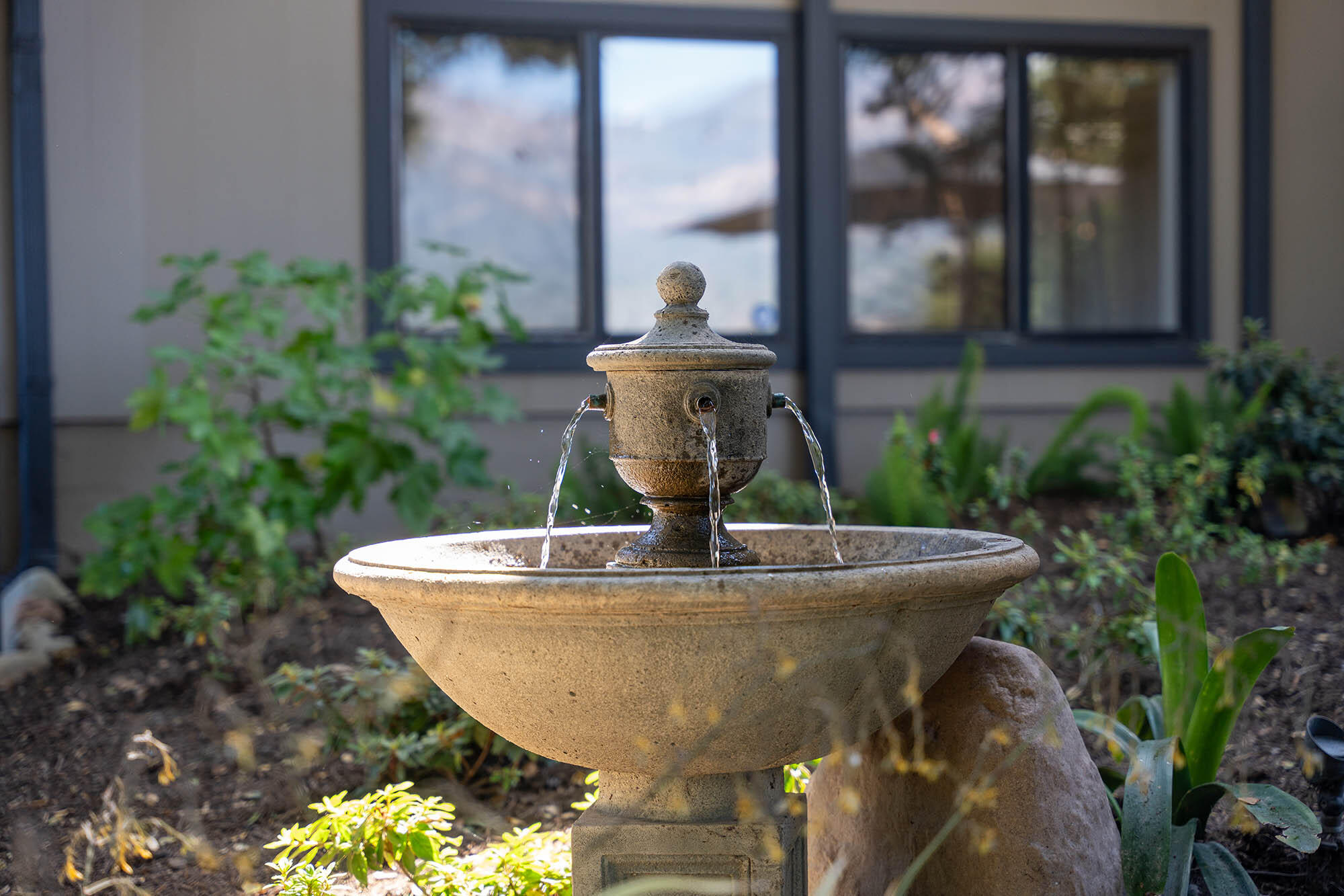 1118 Nirvana Road Santa Barbara, CA 93101 - Photo 66 of 88 66 East fountain _ROY7684