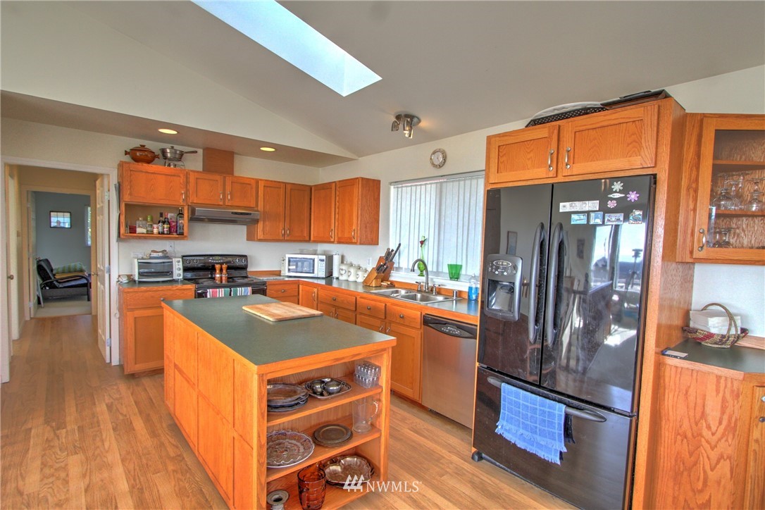 683 South Beach Road Point Roberts, WA 98281 - Photo 4 of 10