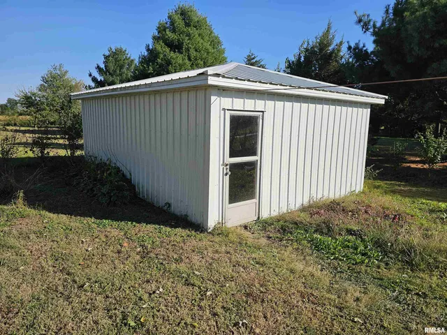 $93,500 | 233 N Us Hwy 45, Cisne, IL 62823