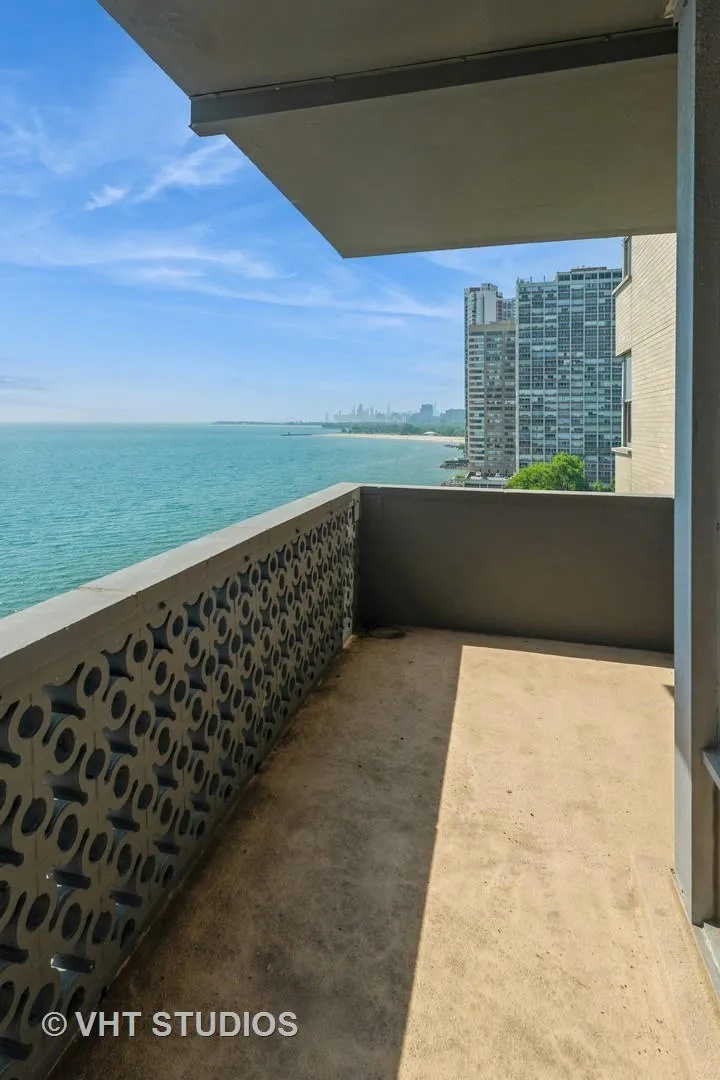 6301 North Sheridan Road, Unit 10R Chicago, IL 60660 - Photo 10 of 20