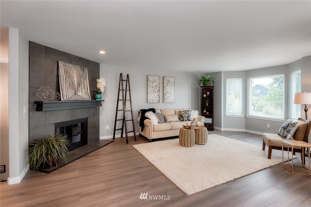 257 Thomas Avenue Southwest Renton, WA 98057 - Photo 3 of 18
