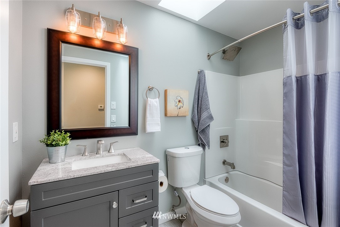 257 Thomas Avenue Southwest Renton, WA 98057 - Photo 8 of 18