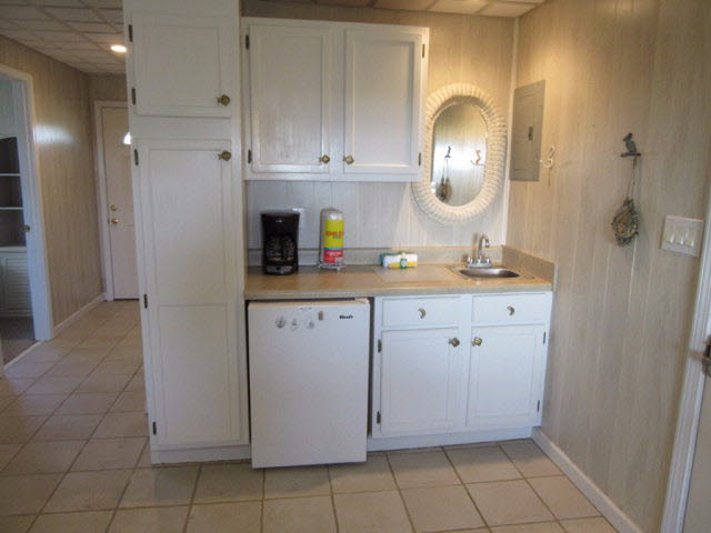 6613 Sea Shell Drive Gulf Shores, AL 36542 - Photo 21 of 29 Kitchenette