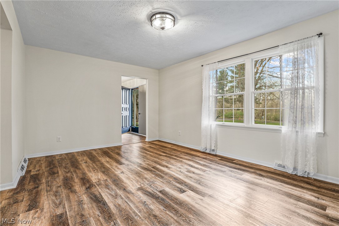 38804 Johnnycake Ridge Road Willoughby, OH 44094 - Photo 3 of 34 Gallery Image 3