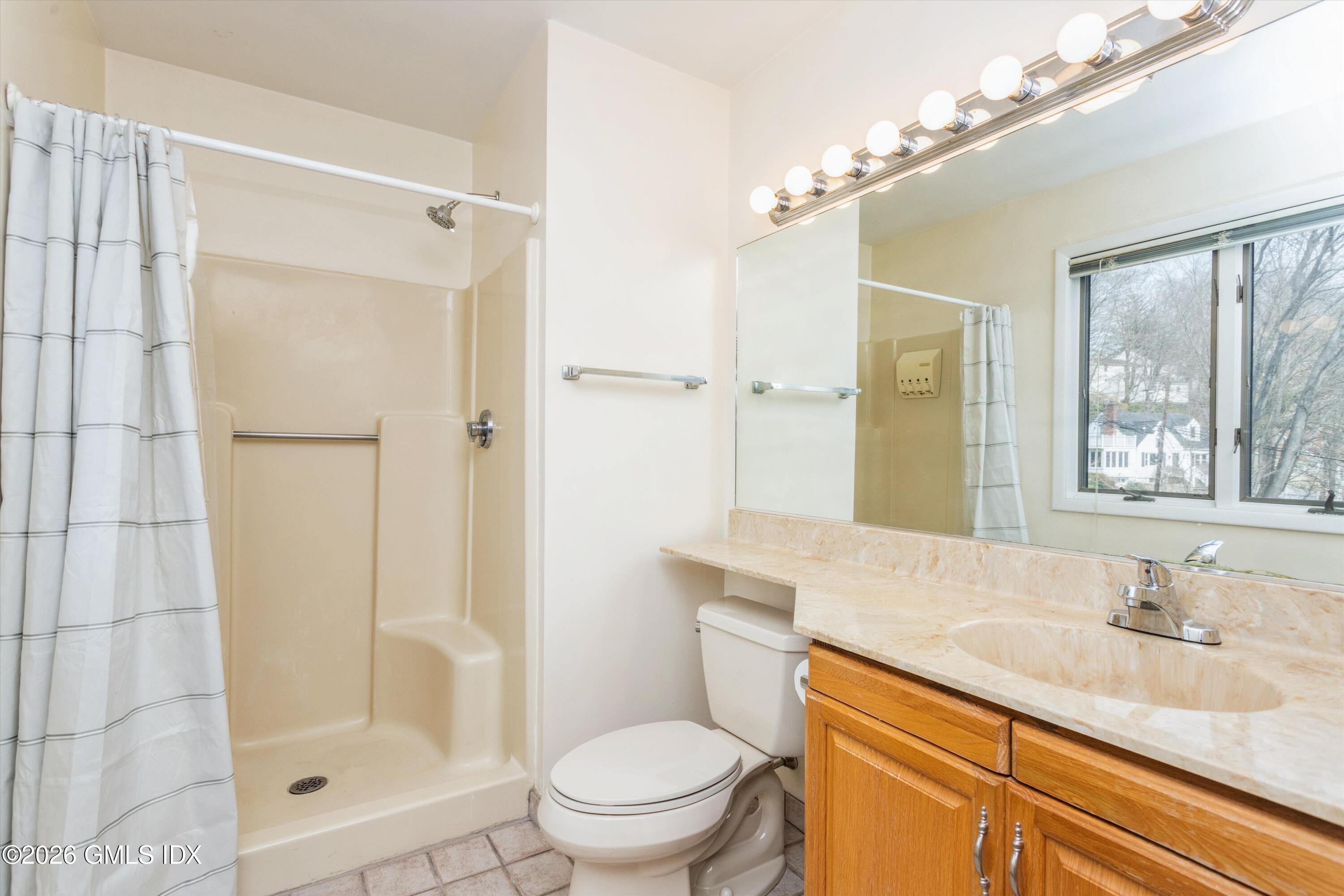 81 Pemberwick Road, Unit A Greenwich, CT 06831 - Photo 14 of 19 Primary Bath