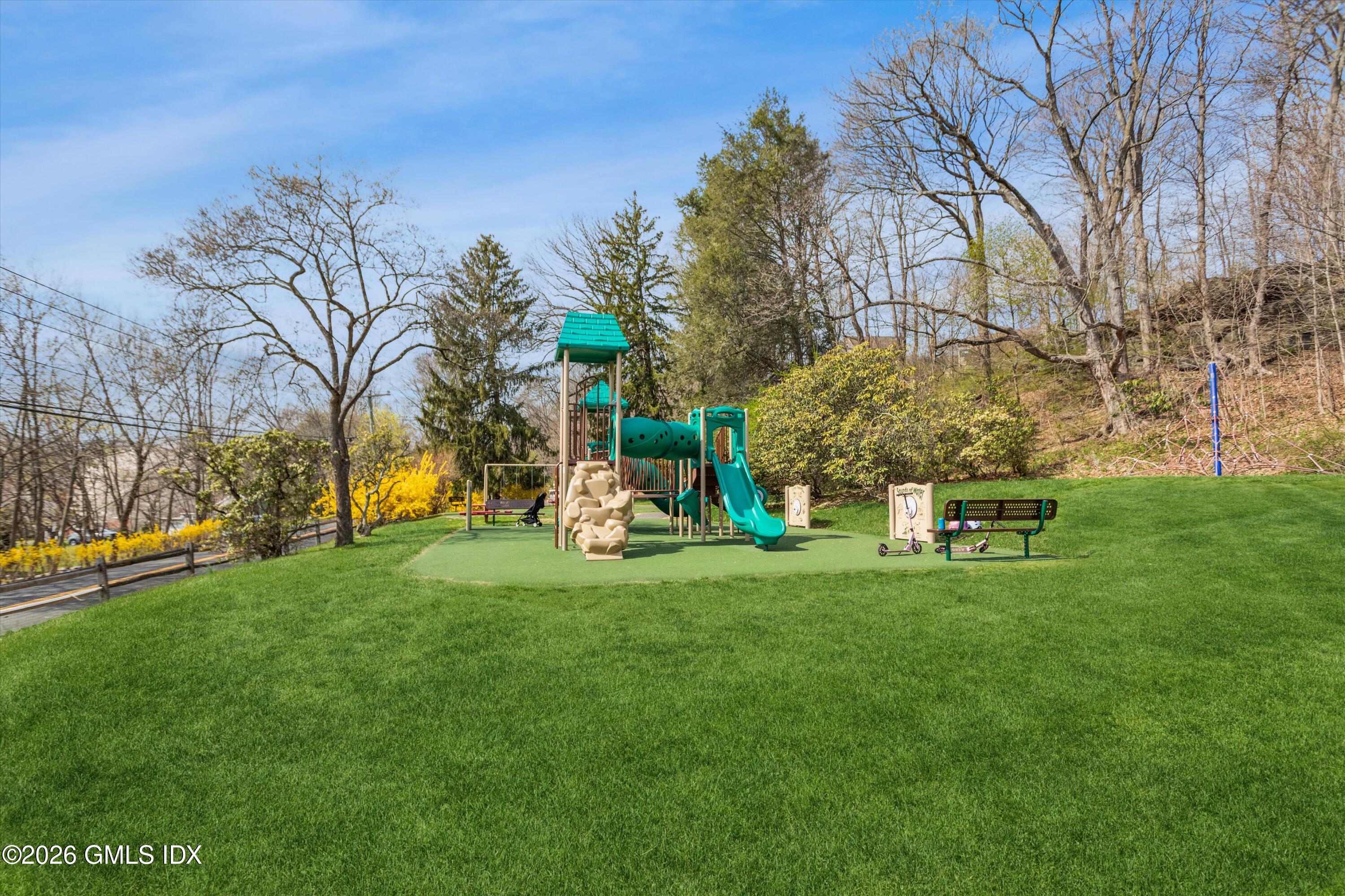81 Pemberwick Road, Unit A Greenwich, CT 06831 - Photo 18 of 19 Pemberwick Park Playground