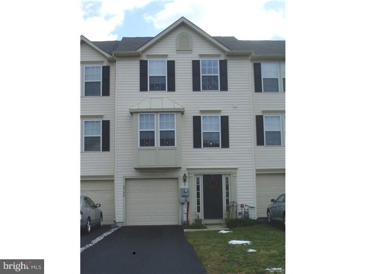 2702 Orchard View Road Reading, PA 19606 - Photo 4 of 57