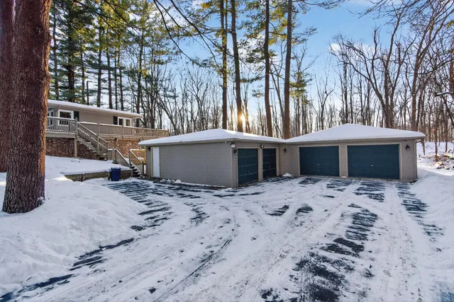 $329,900 | 340 Wood Hills Drive, Concord, MI 49237