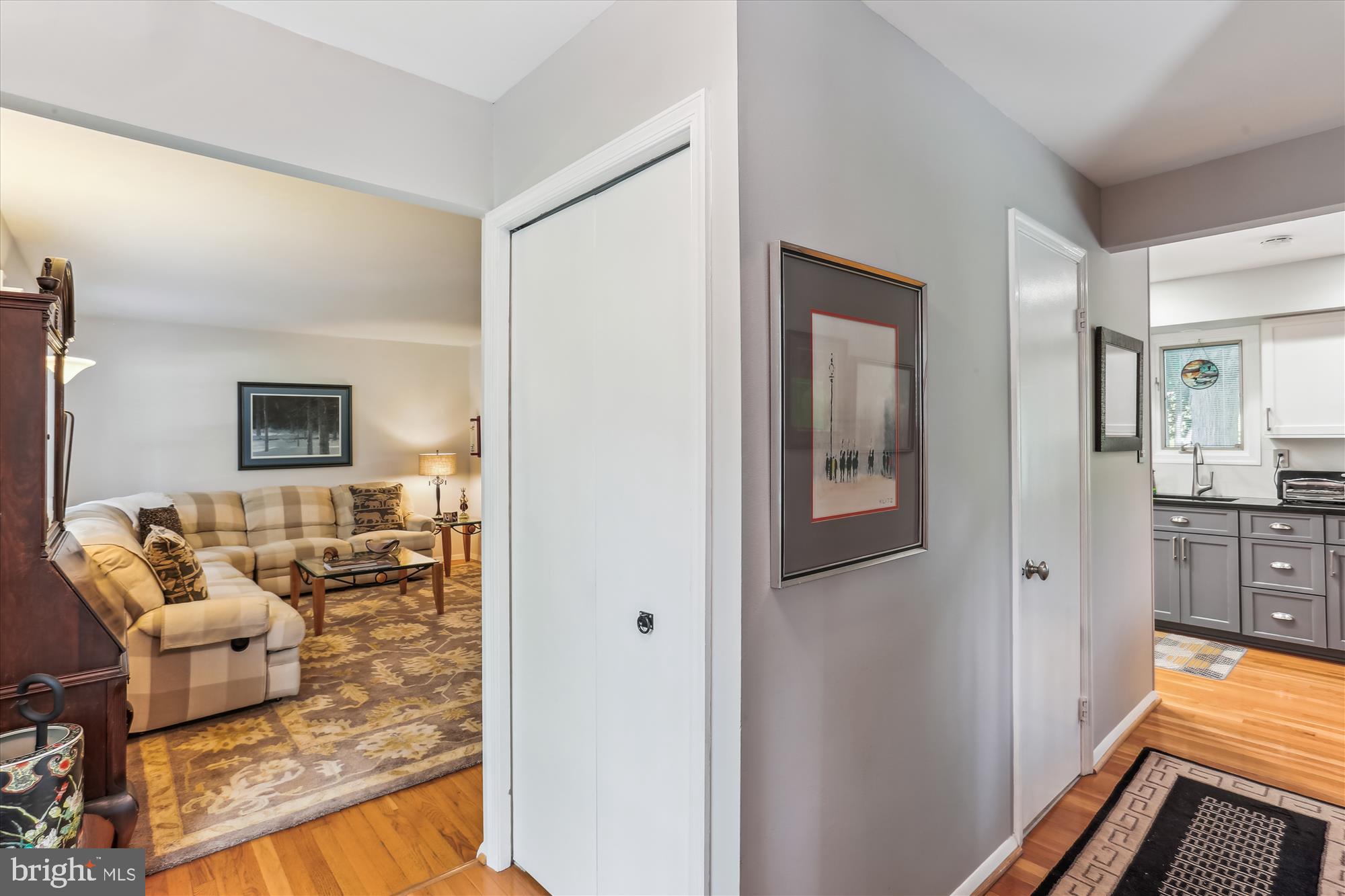 14201 Piccadilly Road Silver Spring, MD 20906 - Photo 26 of 29 Foyer