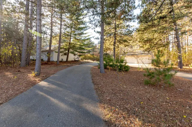 $325,000 | 14867 Lynwood Drive North, Baxter, MN 56425