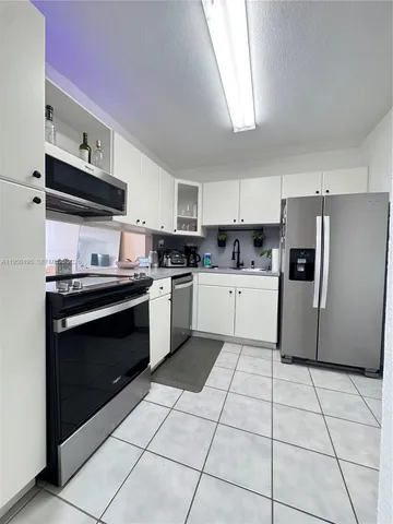 $2,050 | 500 Three Islands Boulevard, Unit 119, Hallandale Beach, FL 33009