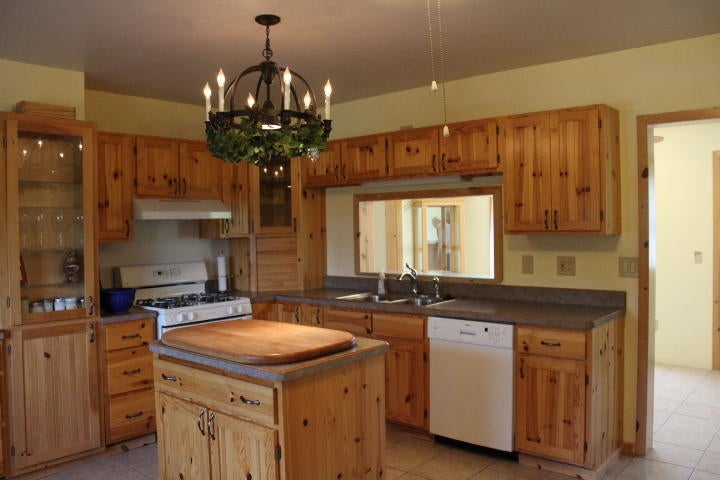 682 Dover Road Gaylord, MI 49735 - Photo 11 of 37 Gallery Image 11