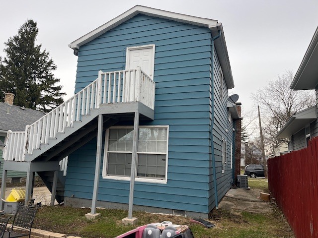 913 Superior Street Aurora, IL 60505 - Photo 2 of 18