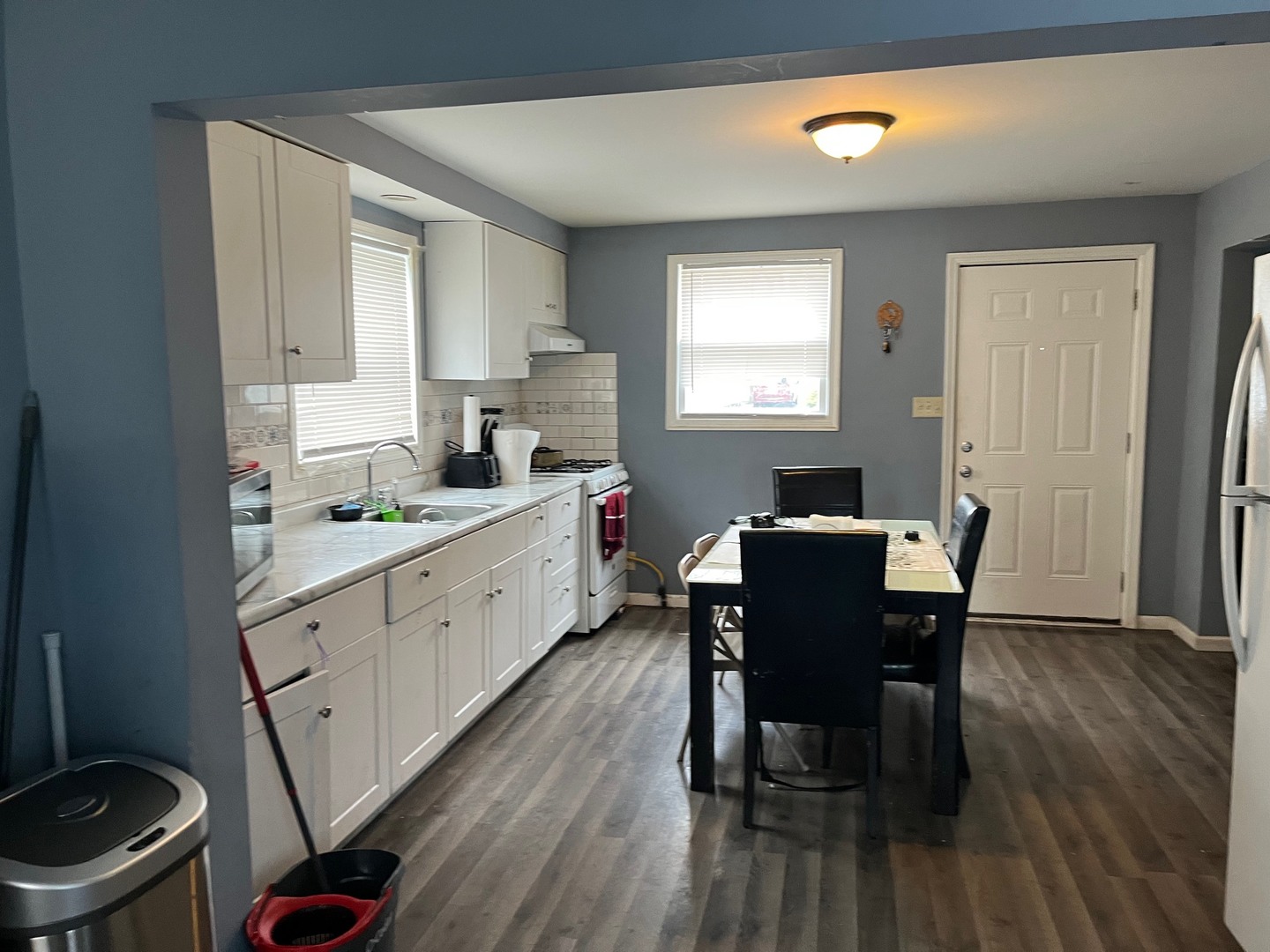 913 Superior Street Aurora, IL 60505 - Photo 5 of 18