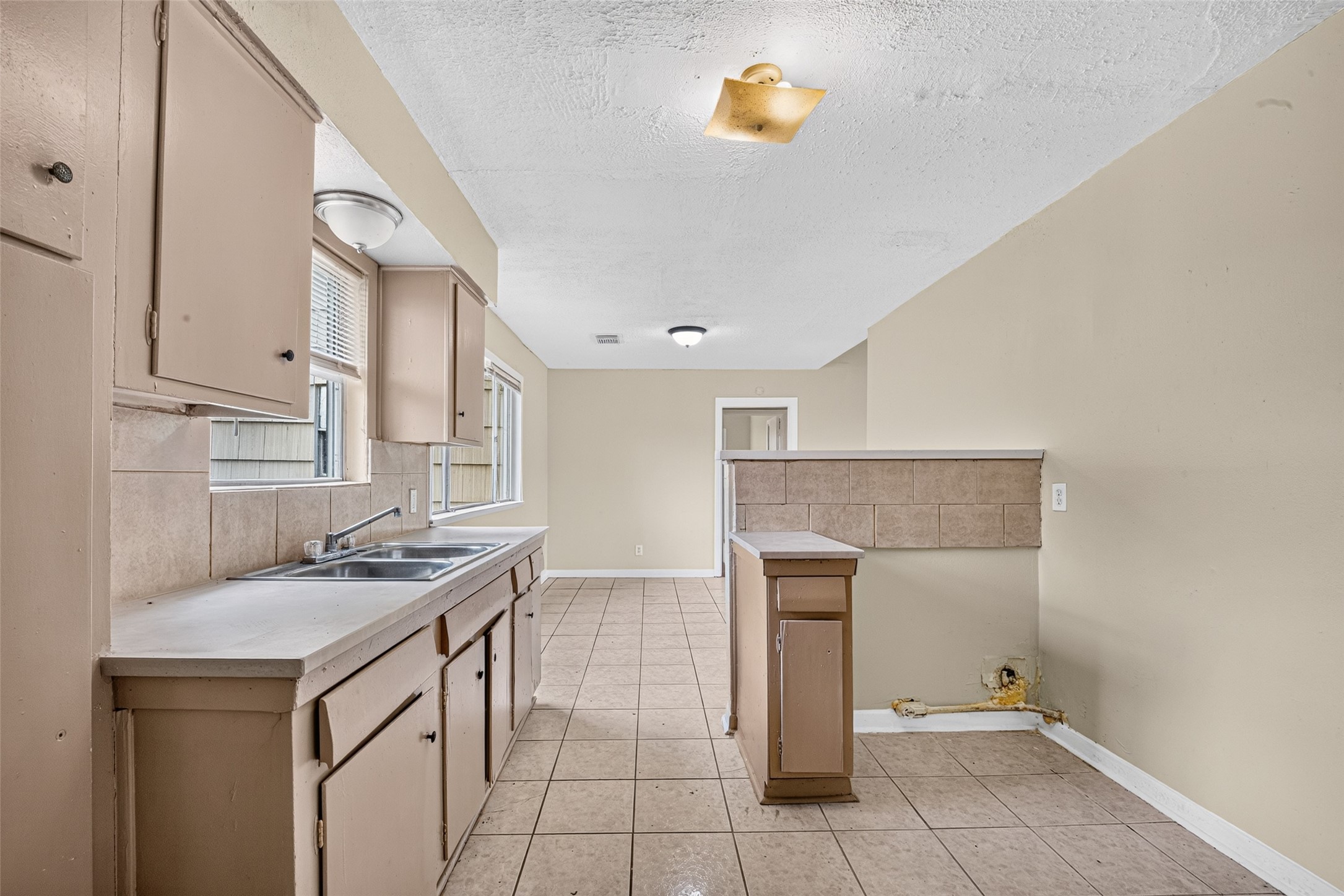 1307 Camden Road Pasadena, TX 77502 - Photo 19 of 37 Gallery Image 19
