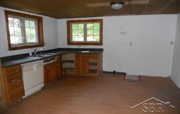 8183 North McCaffrey Road Owosso, MI 48867 - Photo 2 of 27 31324012-1.JPG