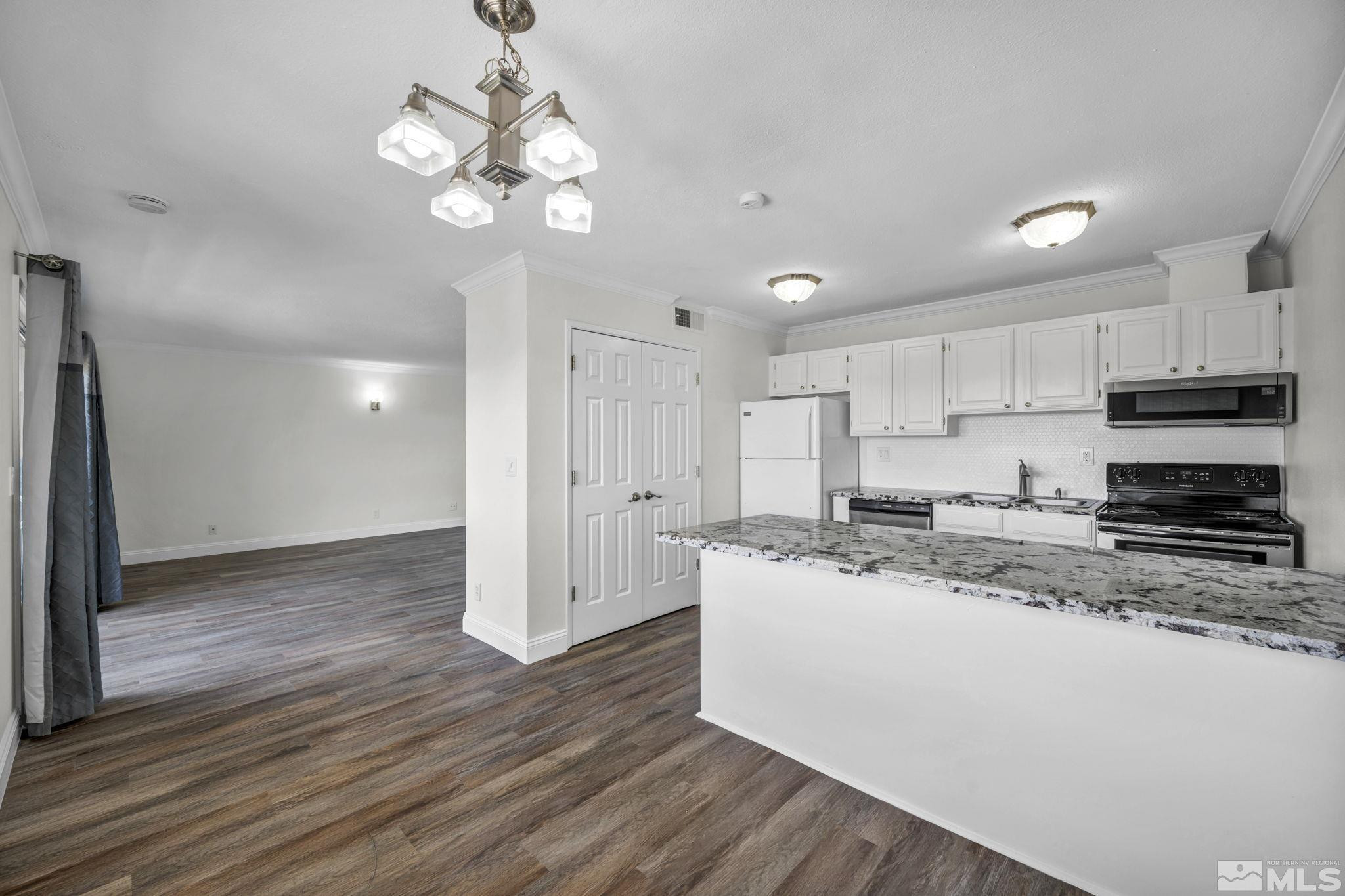 3045 Cashill Boulevard Reno, NV 89509 - Photo 4 of 27 Photo 4