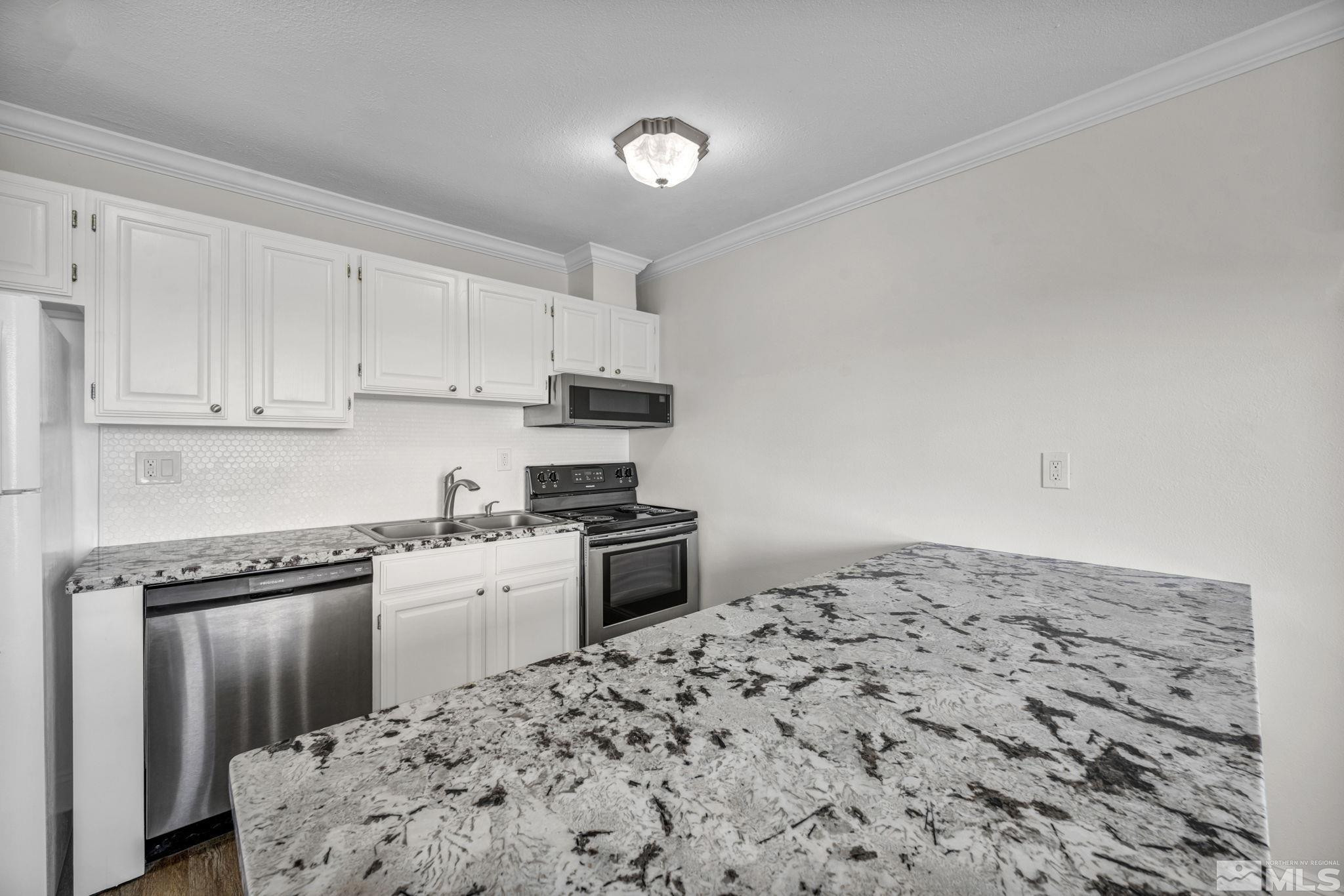 3045 Cashill Boulevard Reno, NV 89509 - Photo 6 of 27 Photo 6