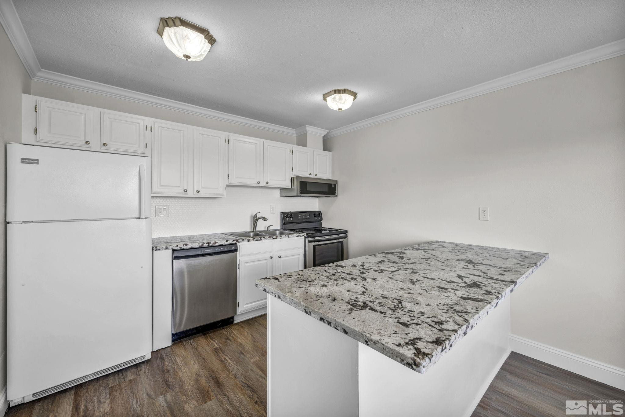 3045 Cashill Boulevard Reno, NV 89509 - Photo 7 of 27 Photo 7