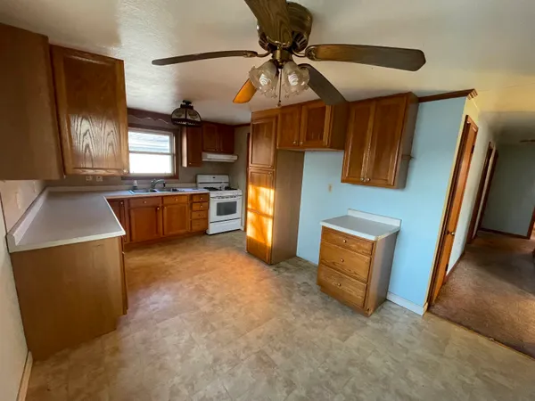 $136,000 | 492 Cottage Grove Avenue, Green Bay, WI 54304