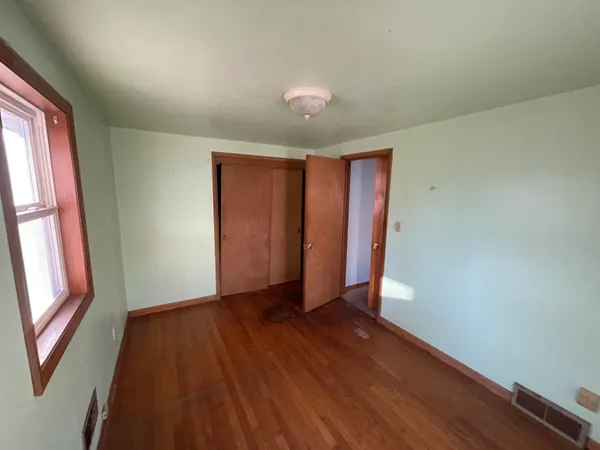 $136,000 | 492 Cottage Grove Avenue, Green Bay, WI 54304