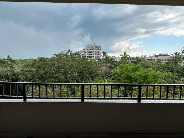 $6,300 | 201 Crandon Boulevard, Unit 302, Key Biscayne, FL 33149