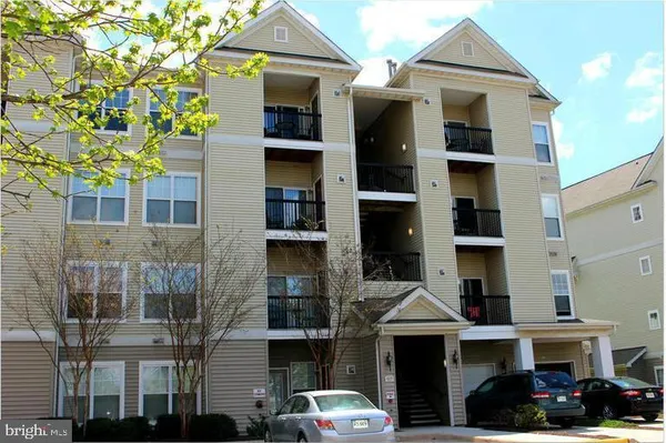 $1,900 | 5117 E Travis Edward Way, Unit 5117E, Centreville, VA 20120