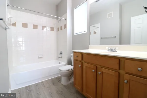 $1,900 | 5117 E Travis Edward Way, Unit 5117E, Centreville, VA 20120