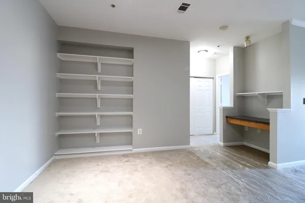 $1,900 | 5117 E Travis Edward Way, Unit 5117E, Centreville, VA 20120