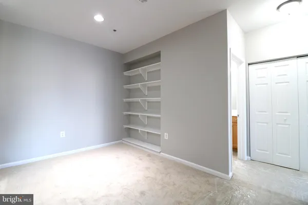 $1,900 | 5117 E Travis Edward Way, Unit 5117E, Centreville, VA 20120