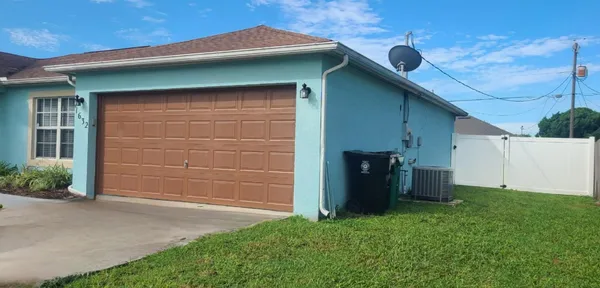 $2,250 | 1632 Southeast Chello Lane, Port St. Lucie, FL 34983