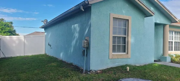 $2,250 | 1632 Southeast Chello Lane, Port St. Lucie, FL 34983