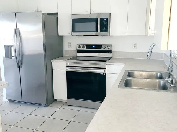 $2,250 | 1632 Southeast Chello Lane, Port St. Lucie, FL 34983