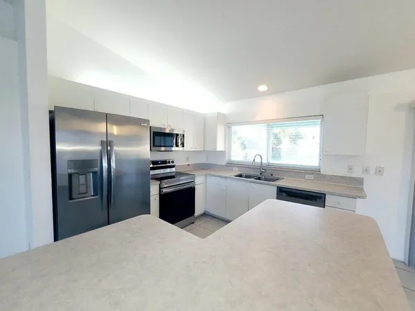 $2,250 | 1632 Southeast Chello Lane, Port St. Lucie, FL 34983