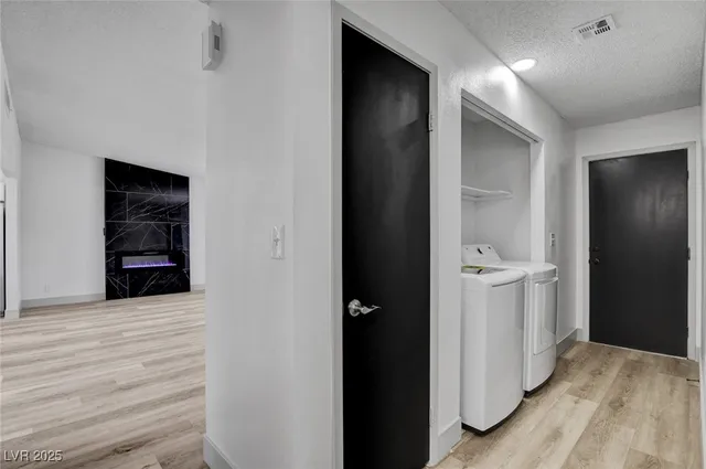 $1,995 | 4012 North Mira Lane, Las Vegas, NV 89108