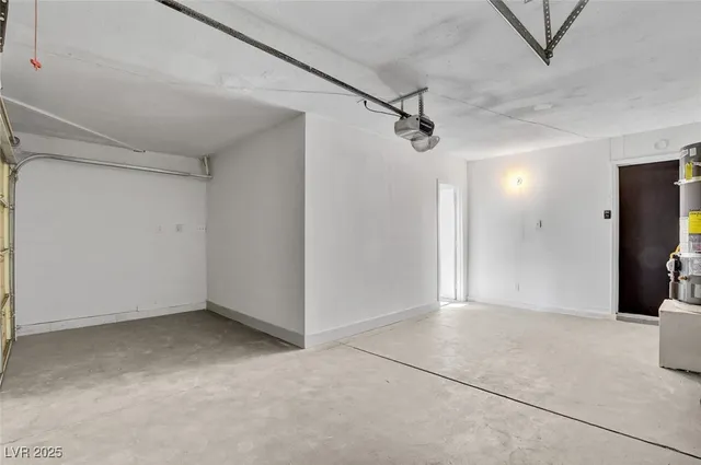 $1,995 | 4012 North Mira Lane, Las Vegas, NV 89108