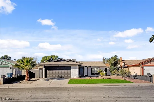 $1,995 | 4012 North Mira Lane, Las Vegas, NV 89108