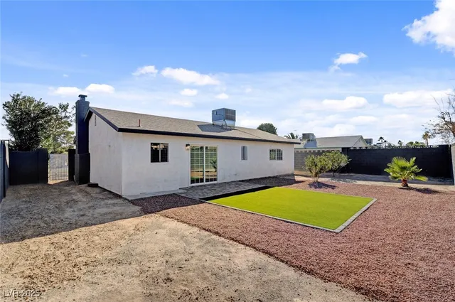 $1,995 | 4012 North Mira Lane, Las Vegas, NV 89108