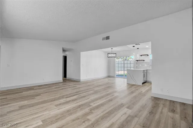 $1,995 | 4012 North Mira Lane, Las Vegas, NV 89108