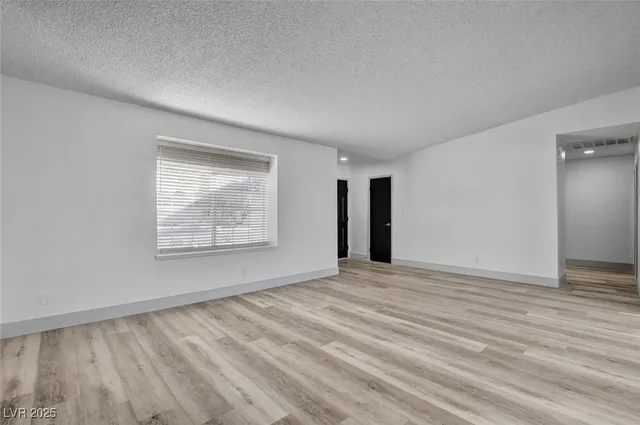 $1,995 | 4012 North Mira Lane, Las Vegas, NV 89108