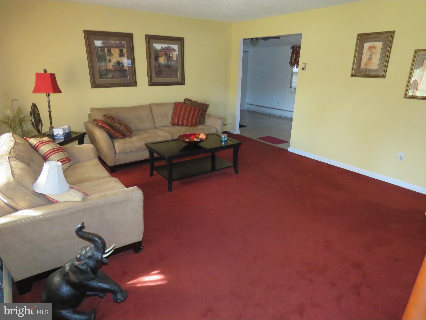 43 Violet Road Levittown, PA 19057 - Photo 3 of 15