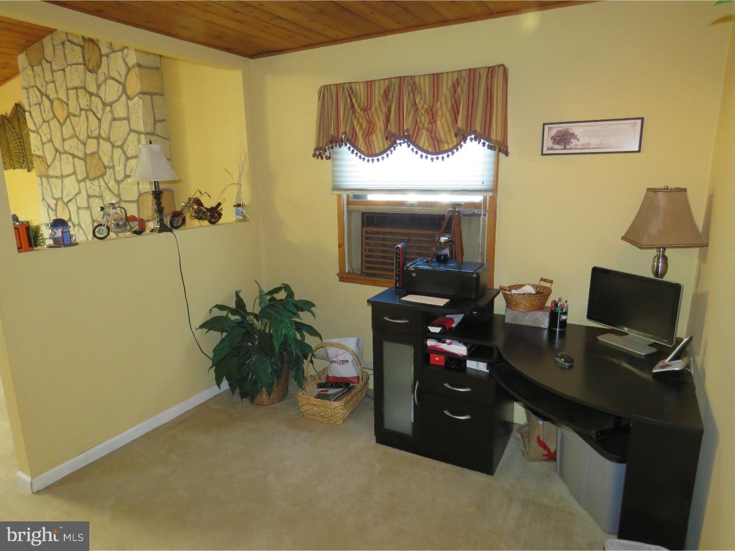 43 Violet Road Levittown, PA 19057 - Photo 8 of 15
