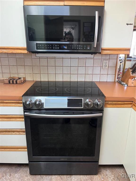 6011 Short Road Nazareth, PA 18064 - Photo 6 of 16 a close view of stove top oven