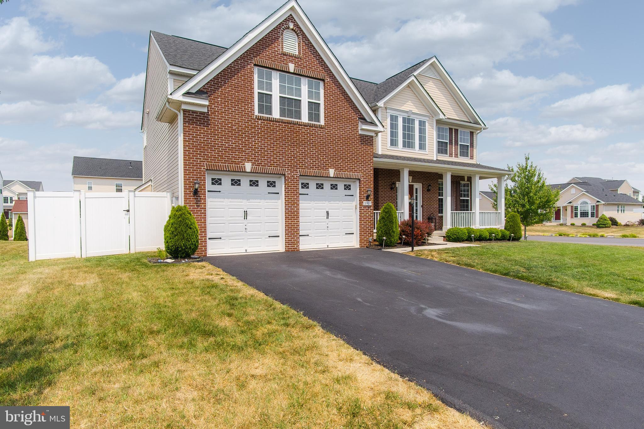 18903 Maple Valley Circle Hagerstown, MD 21742 - Photo 3 of 60