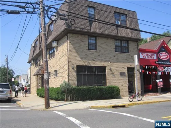 $1,650 | 358 Valley Brook Avenue, Unit 3, Lyndhurst, NJ 07071